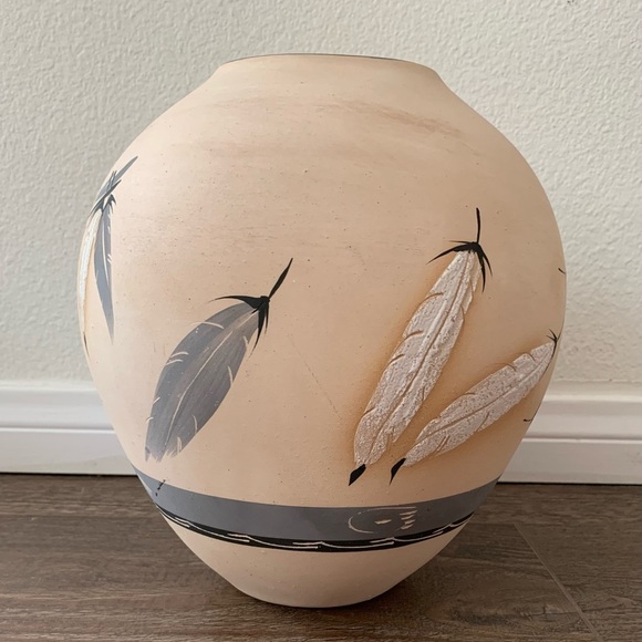 Vintage Native American Pottery Vase Signed By Grey Father, 1985 - Picture 1 of 13